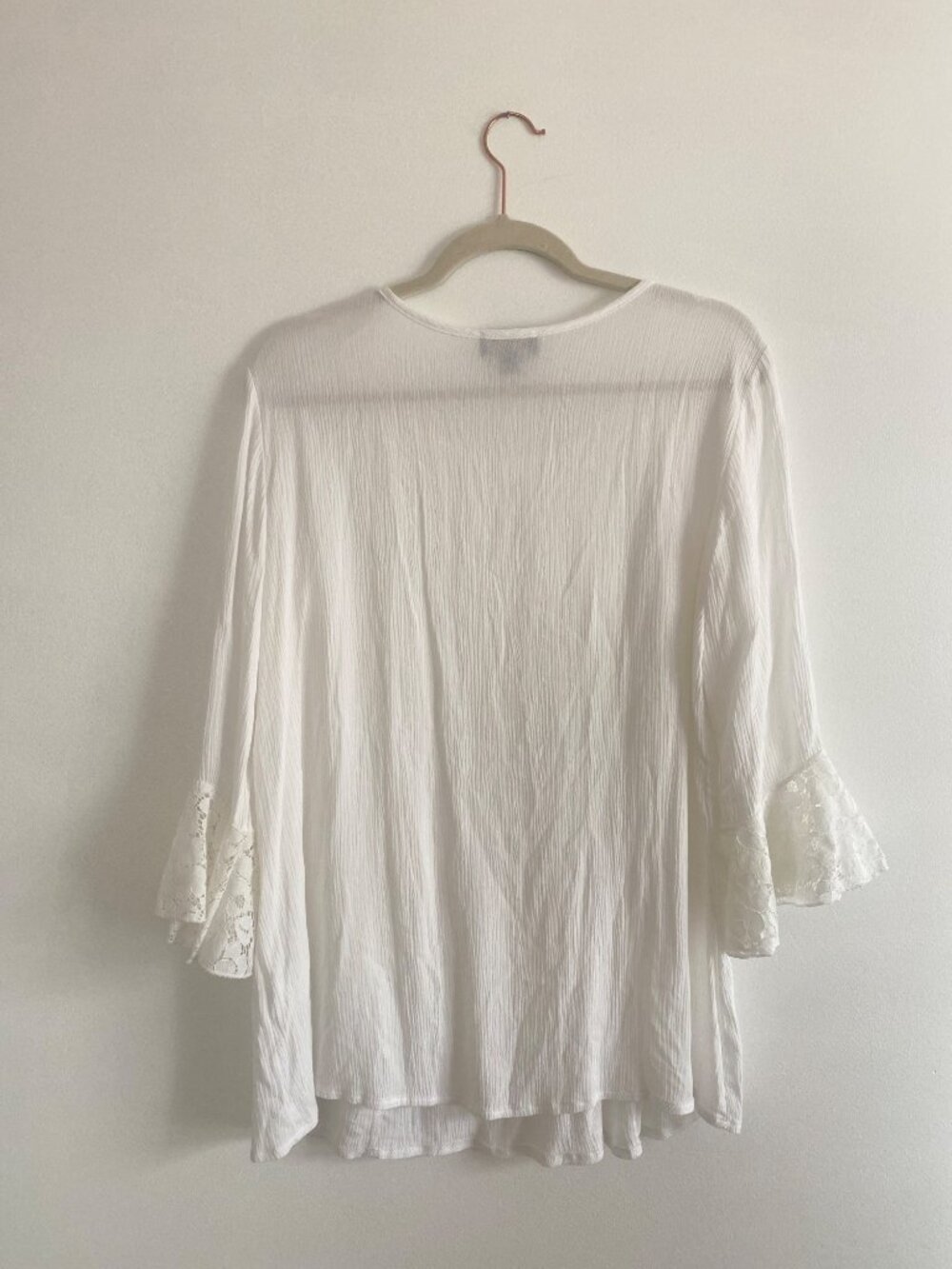 Cal Style Women's White Boho Tunic Top With Lace Bell Sleeves & Size M - Picture 4 of 6